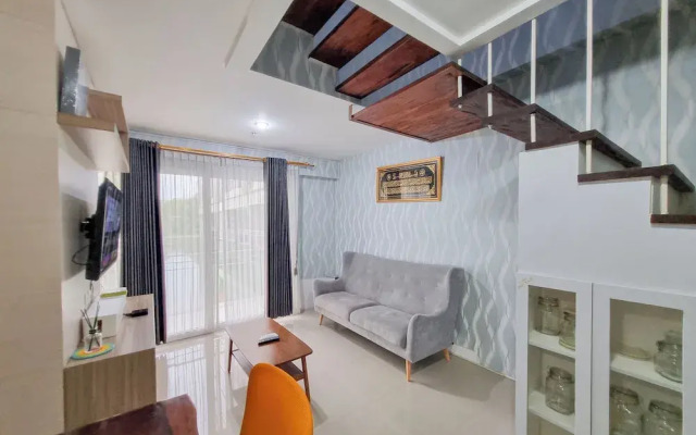 Elegant And Spacious 2Br Loft Green Park Yogyakarta Apartment