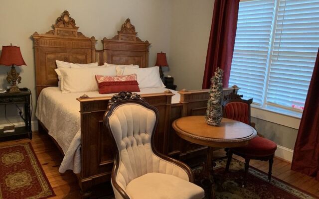 Bama Bed & Breakfast Campus