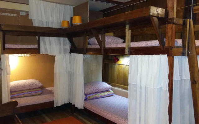 Inthanon Hostel - Adults Only