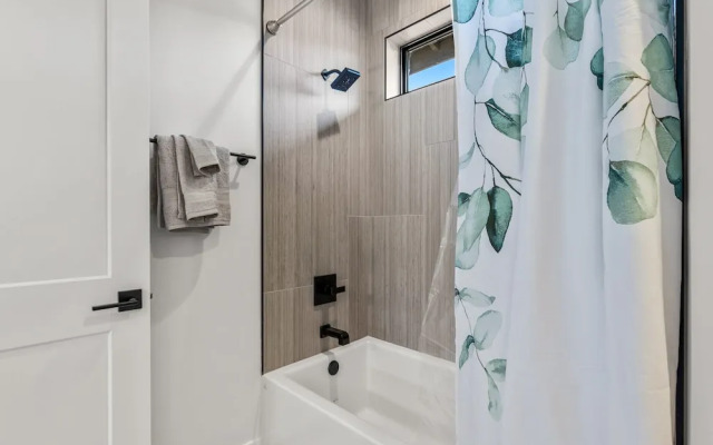 Cottonrose Flagstaff