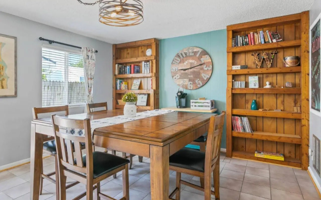 Beach Bungalow 700