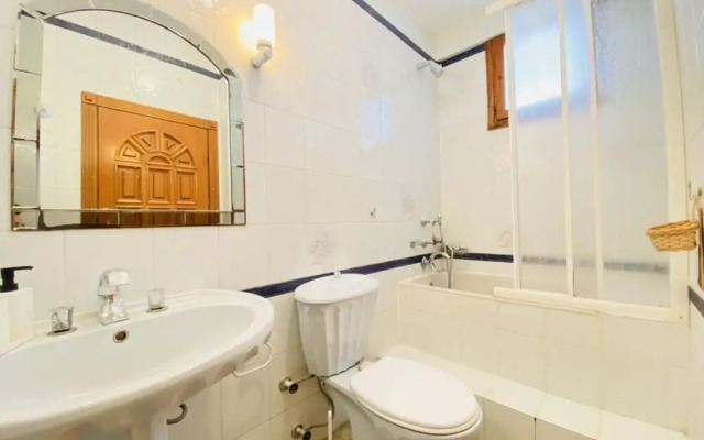 MISSAFIR Spacious Duplex Flat near Bagdat Street