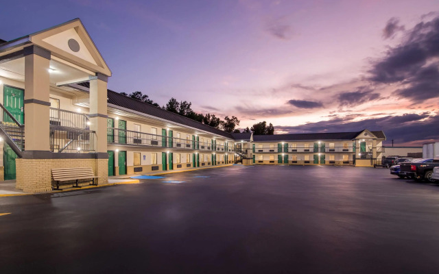 Super 8 by Wyndham Columbia