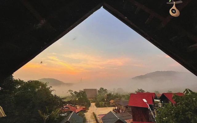 To Chim Ri Homestay Mang Đen