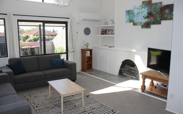 Toodle's A poolside retreat just 10ks from the Mount