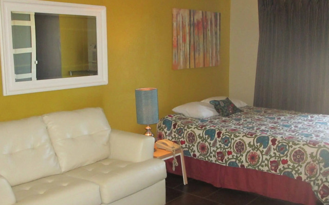 Riverside Suites