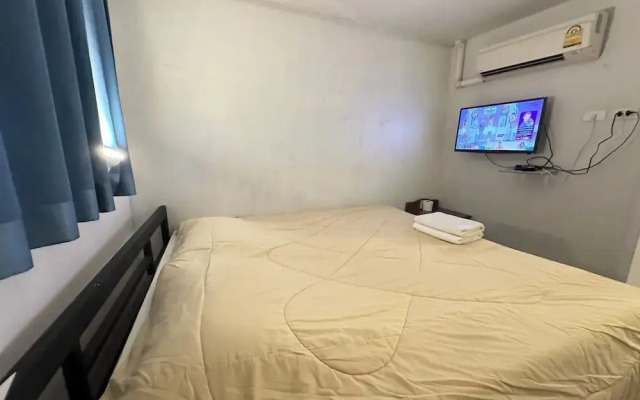 OYO 75472 GOTUM Hostel 2 & Money Exchange