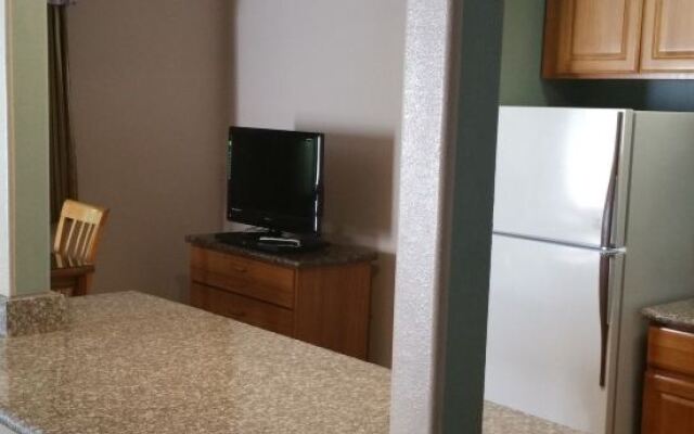 Olive Tree Inn & Suites