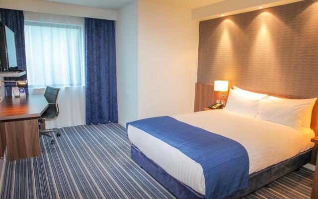 Holiday Inn Express London Heathrow T5, an IHG Hotel