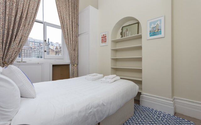 2 Bedroom Apartment In Knightsbridge