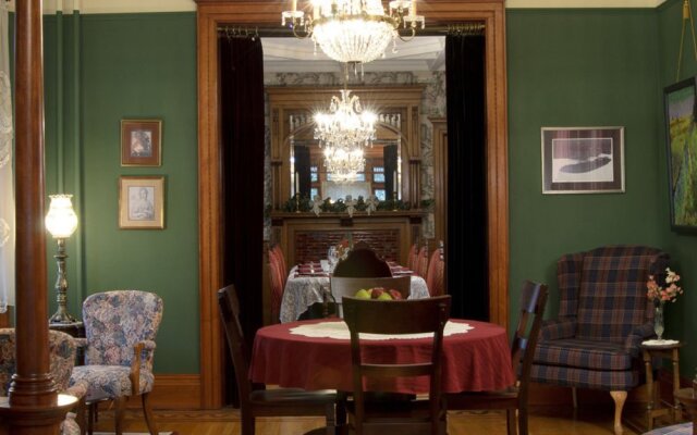 W.W. Smith Inn