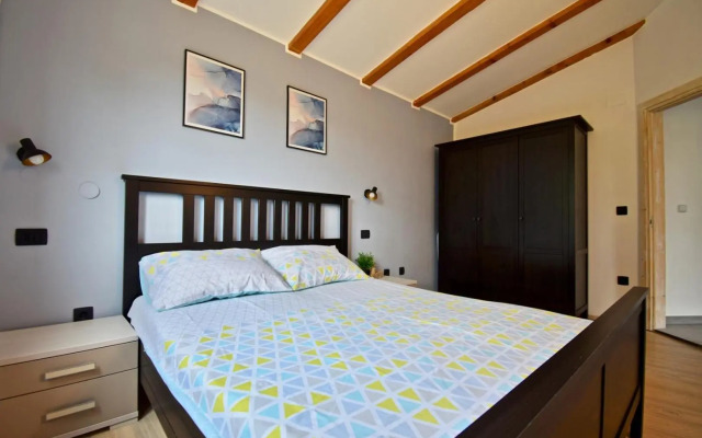 Relaxing holiday house with terrace sea view