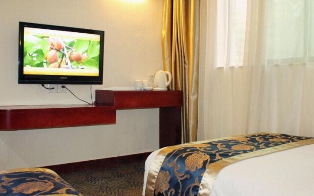 Glee Hotel