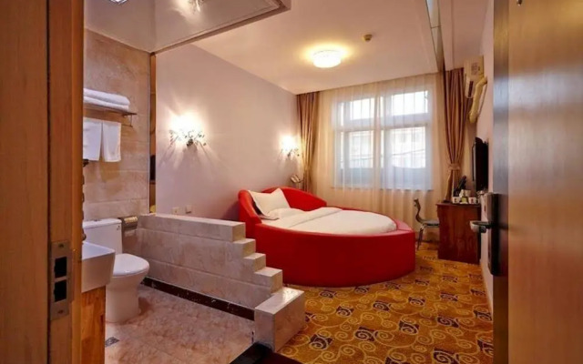Super 8 Hotel Jinan Railway Station Square