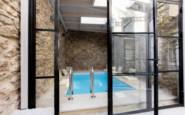 Incomparable Plaka's Luxury Apt Private Pool