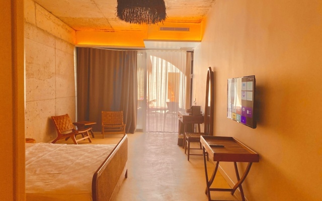 No.908 Sunset Hotel