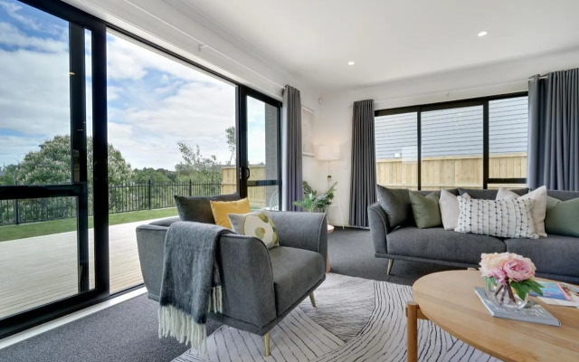 Wonderful River View-Brand New Home - 4 Bedrooms