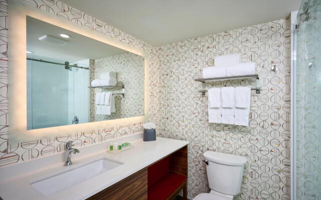 Holiday Inn Hotel & Suites Oakville @ Bronte by IHG