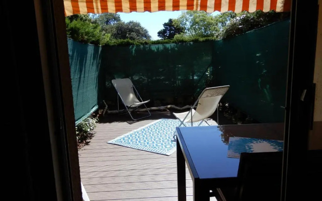 Studio Cabine avec Terrasse proche Plage C208