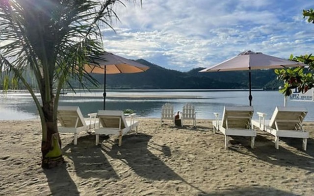 Lopez Beach Resort