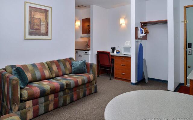 Canadas Best Value Inn & Suites - Lethbridge