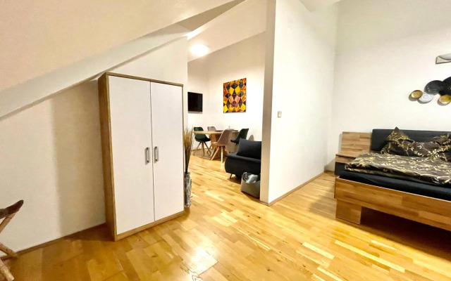 Ruhiges Dachgeschoß CityApartment im Zentrum Wiens