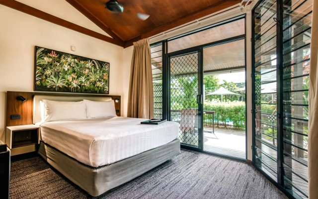 Palms City Resort