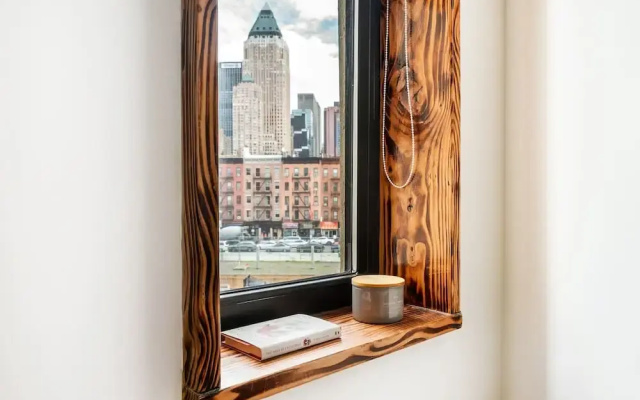 48 Midtown West Apt