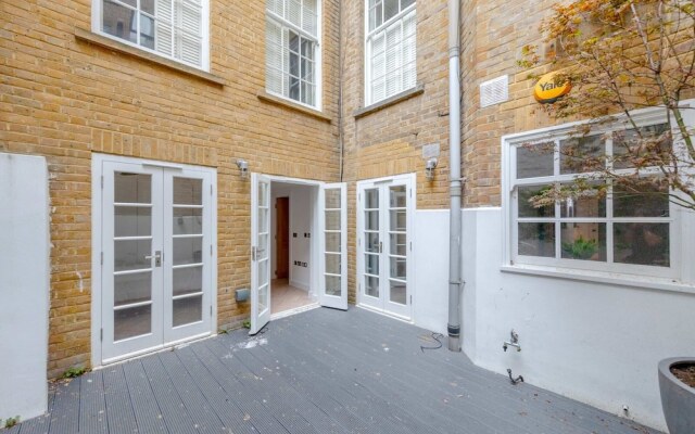 Sleek & Stylish 2BD Flat - Warren Street