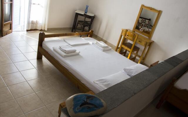 Perigiali Rooms & Apartments Folegandros