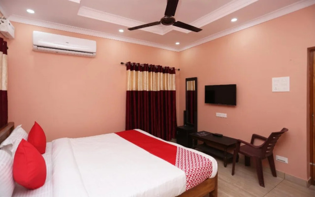 OYO 28078 Golden Villa Guest House