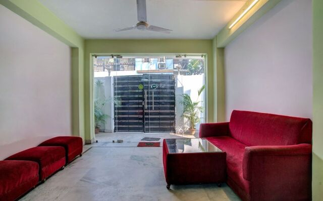 OYO Flagship 604 Ballygunj Kolkata