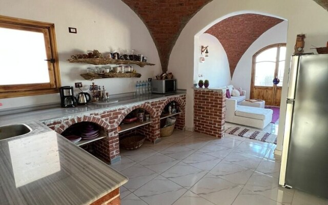 Immaculate 3-bed Apartment sea View