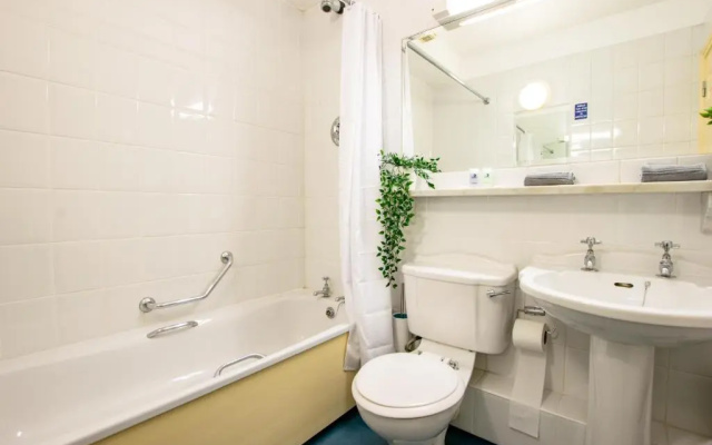 The Harbour Mills, The Willow by Shortstays