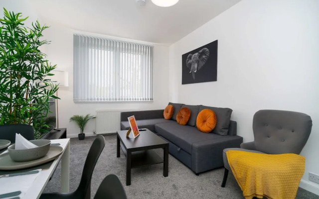 Free Parking - 2 Bedroom Flat