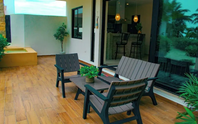 Corcomoran Luxury Beachfront house