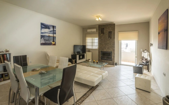 Deluxe Sunny Apartments