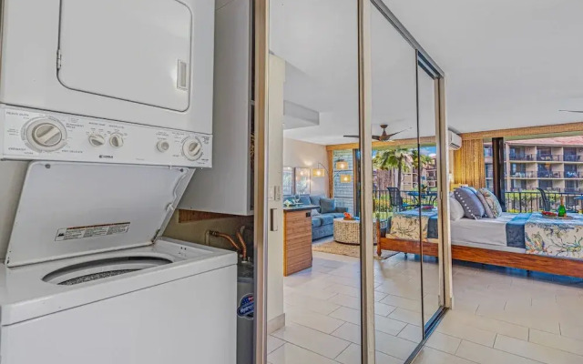 Papakea Oceanview Studio 0 Bedroom Condo by RedAwning