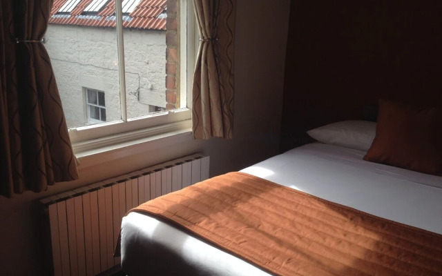 Aberdour Hotel & Stables Rooms