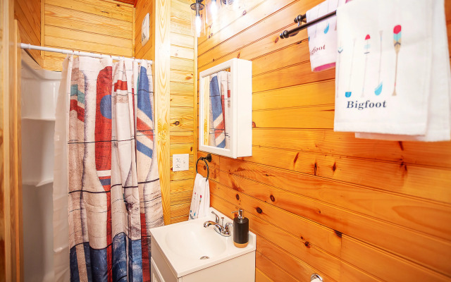 Bigfoot Lodge Room Three