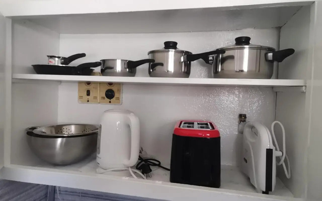 Penthouse spacious w super wifi & terrace, 2 min from metro