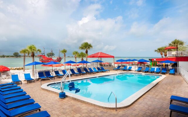 Winter the Dolphins Beach Club, Ascend Hotel Collection
