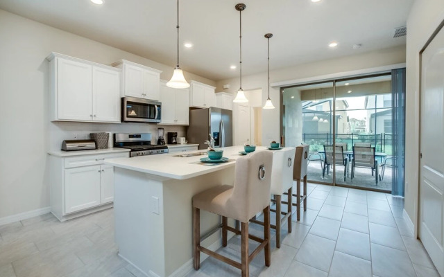 Misty Oak Circle Villa  Solterra