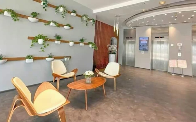 Vogue | Marina Diamond near Marina Mall | JBR