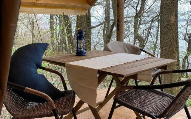 River Glamp (Ривер Глэмп)