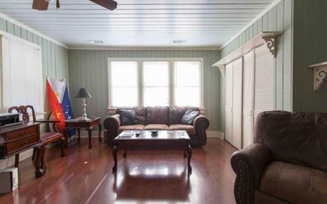 Cajun Hostel Entire House