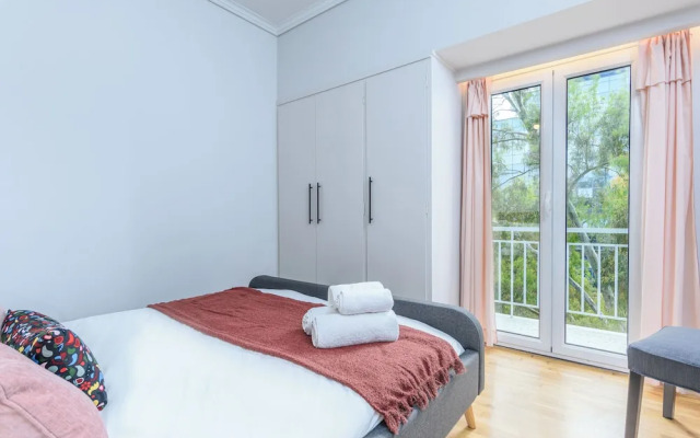 Zeus 2-Bedroom Apt with Acropolis View