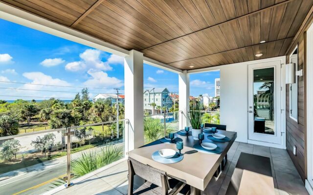 The Upper Deck in Siesta Key