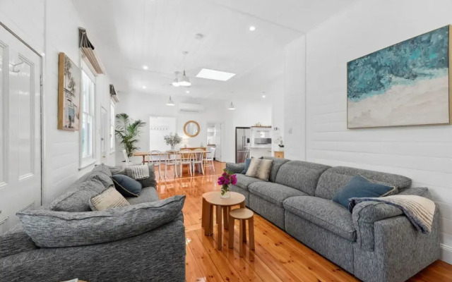 Ye Olde St Leonards Hotel Pet Friendly Sleeps 9