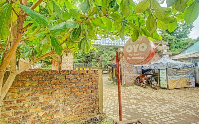 OYO 90279 Wartawan De Mansion